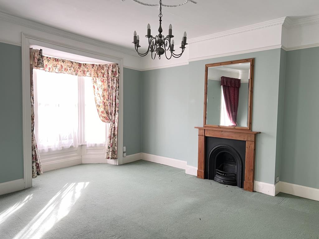 Lot: 146 - FIVE-BEDROOM HOUSE FOR INVESTMENT OR OCCUPATION - Bay window with original features and fire place